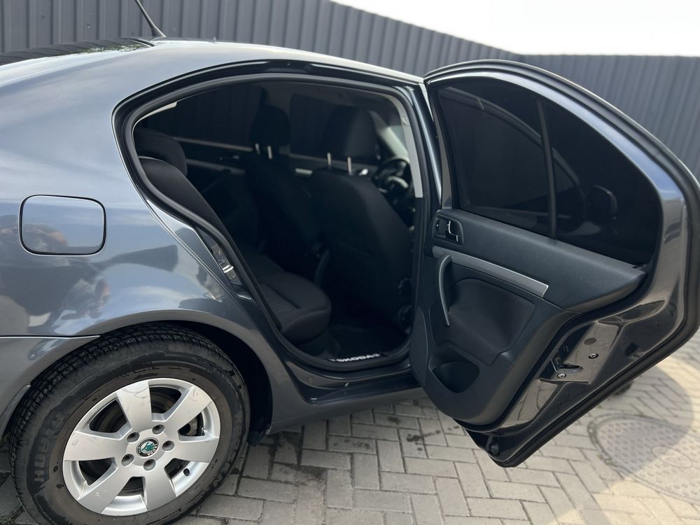 Skoda octavia (a5) 10.2011 року MPI 1.6  газ/бензин