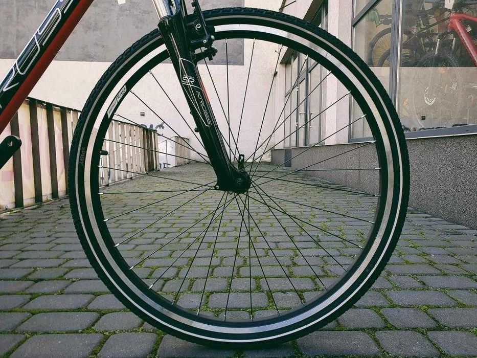 Kross Evado 3.0 V-Brake, Shimano Acera, 28", rozm. S - WYPRZEDAŻ!