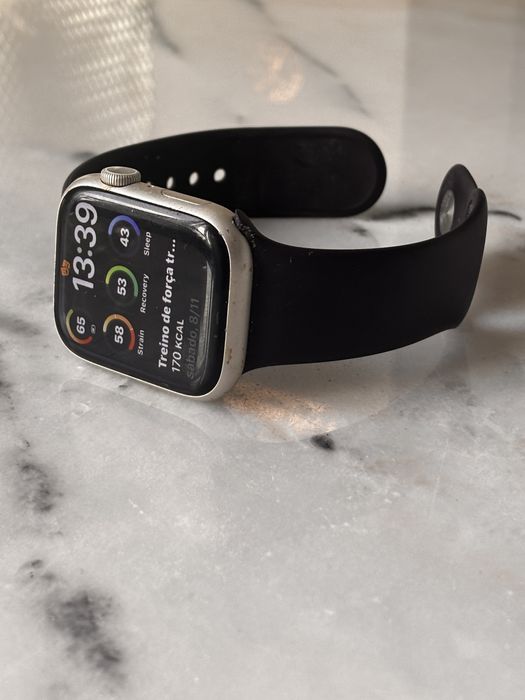 Apple Watch 8 45mm GPS