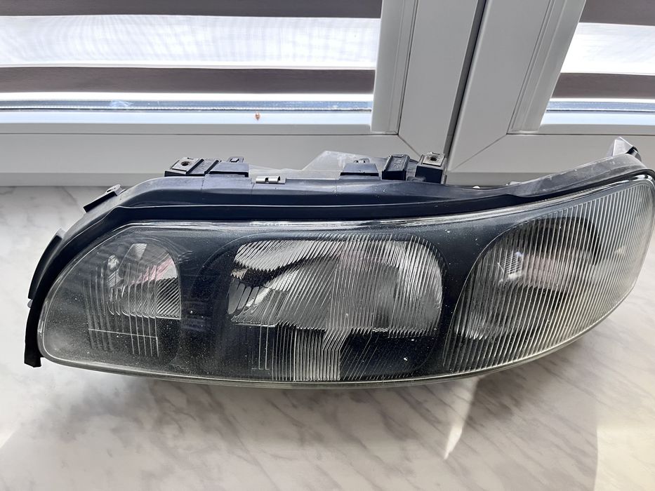 Lampa lewy przod Volvo S60 I