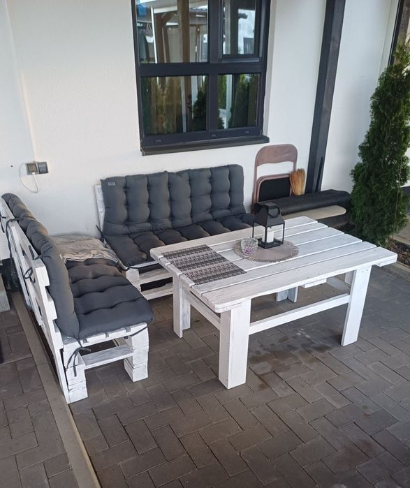 Вуличні садові меблі з піддонів. Лавка. Диван. Стіл. Журнальний стіл.