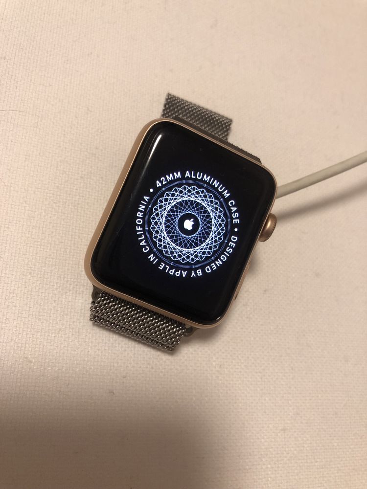 Часы Apple Watch 3