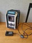 Makita DMR115 radio