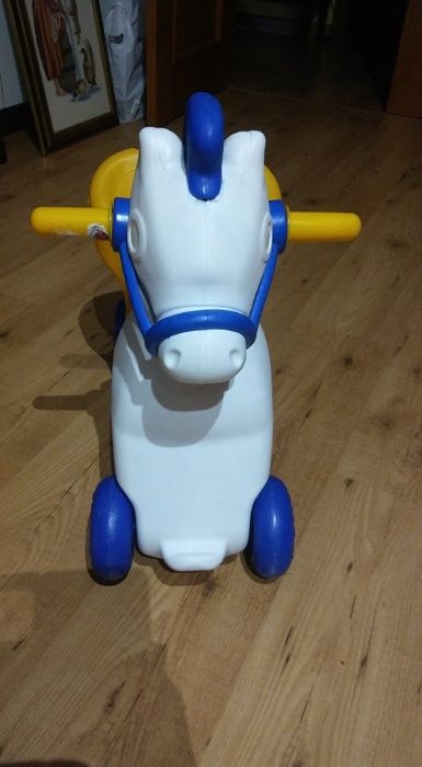 Cavalinho com rodas - andador