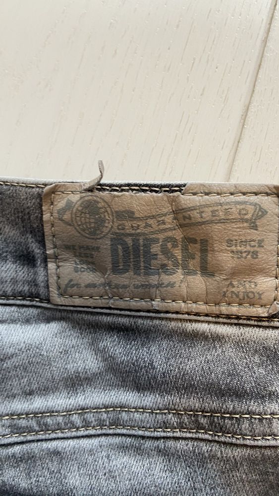 Spodnie dżinsowe Diesel