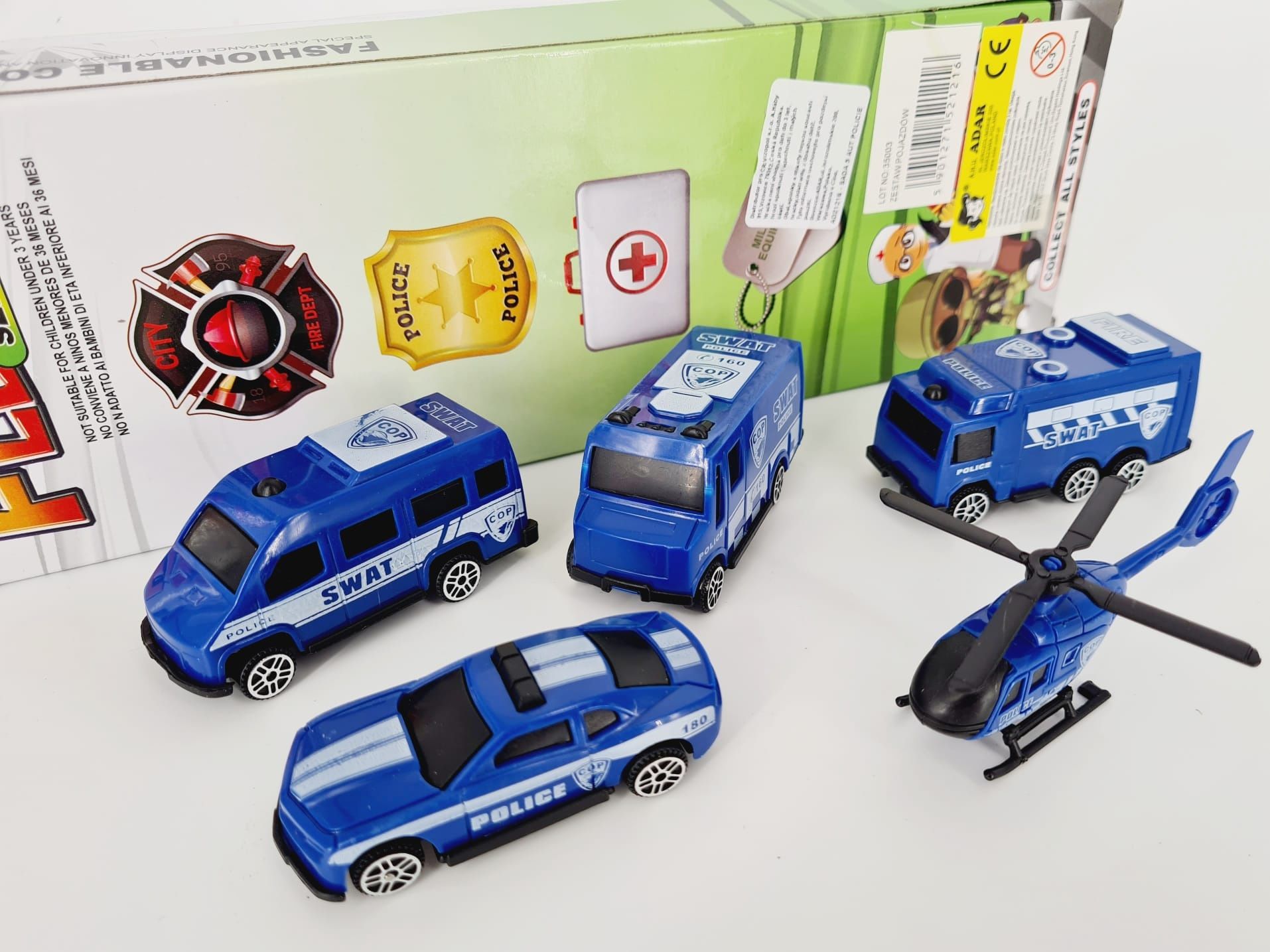 Nowy zestaw samochodzików autek Policyjnych - zabawki