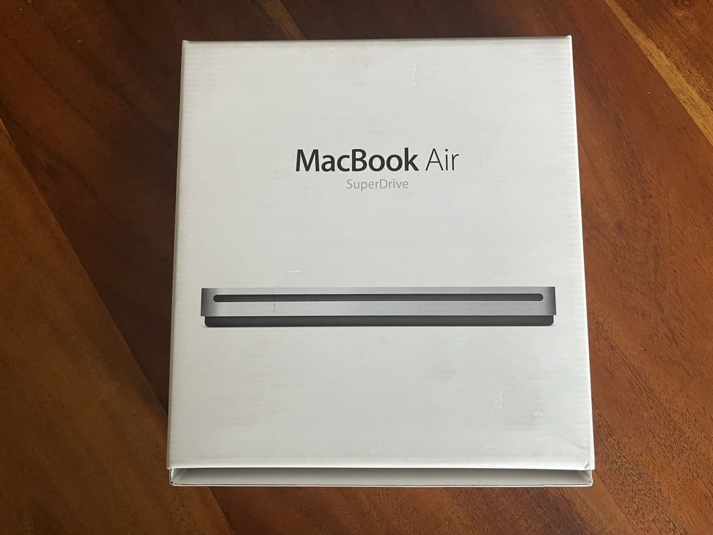 MacBook Air 13” Late 2010 + CD (SuperDrive) + Etui