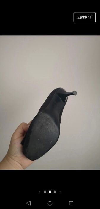 Czarne satynowe szpilki, nie wysokie