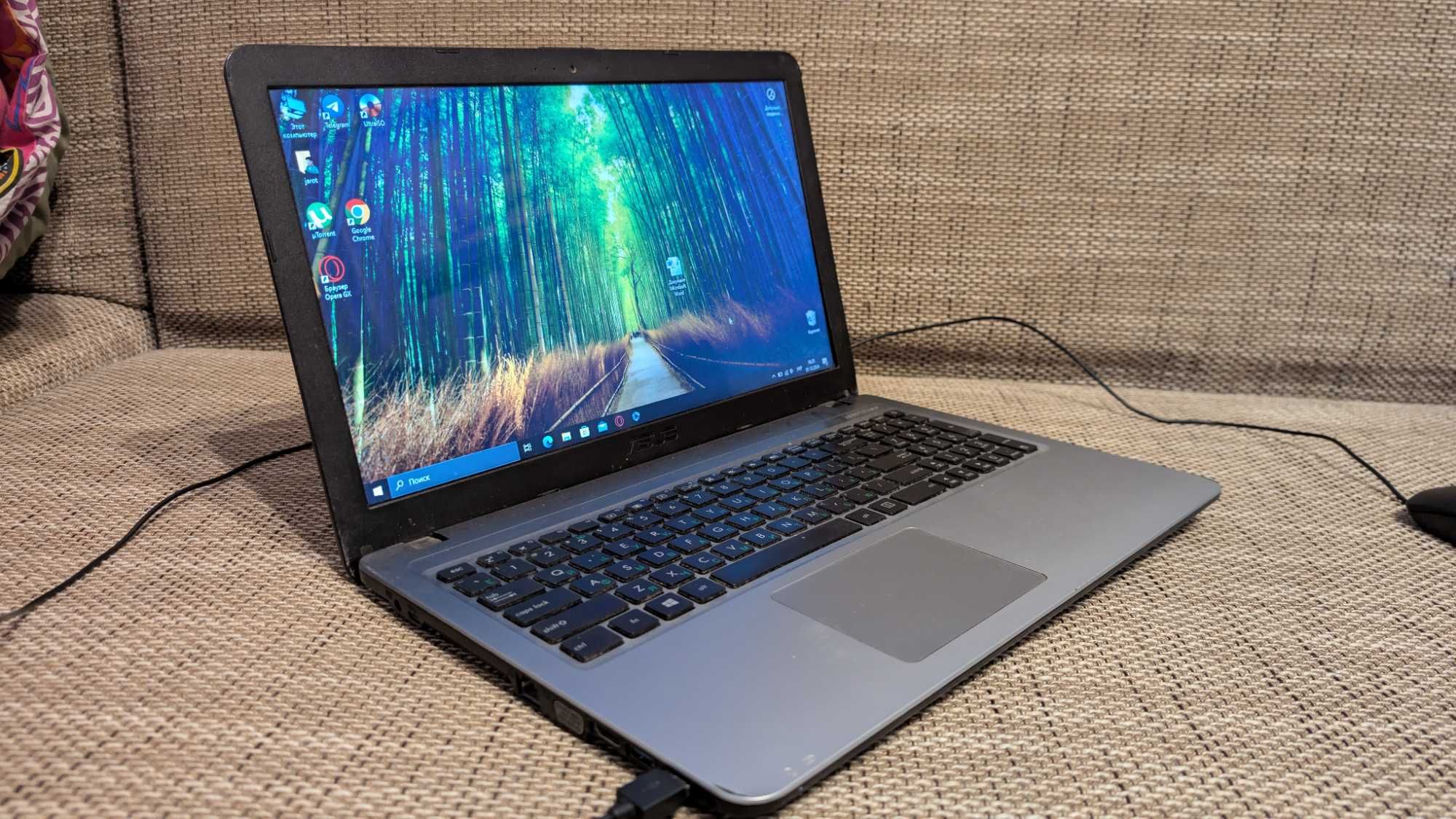 Ноутбук ASUS VivoBook X540LJ (X540LJ-XX462D) Silver