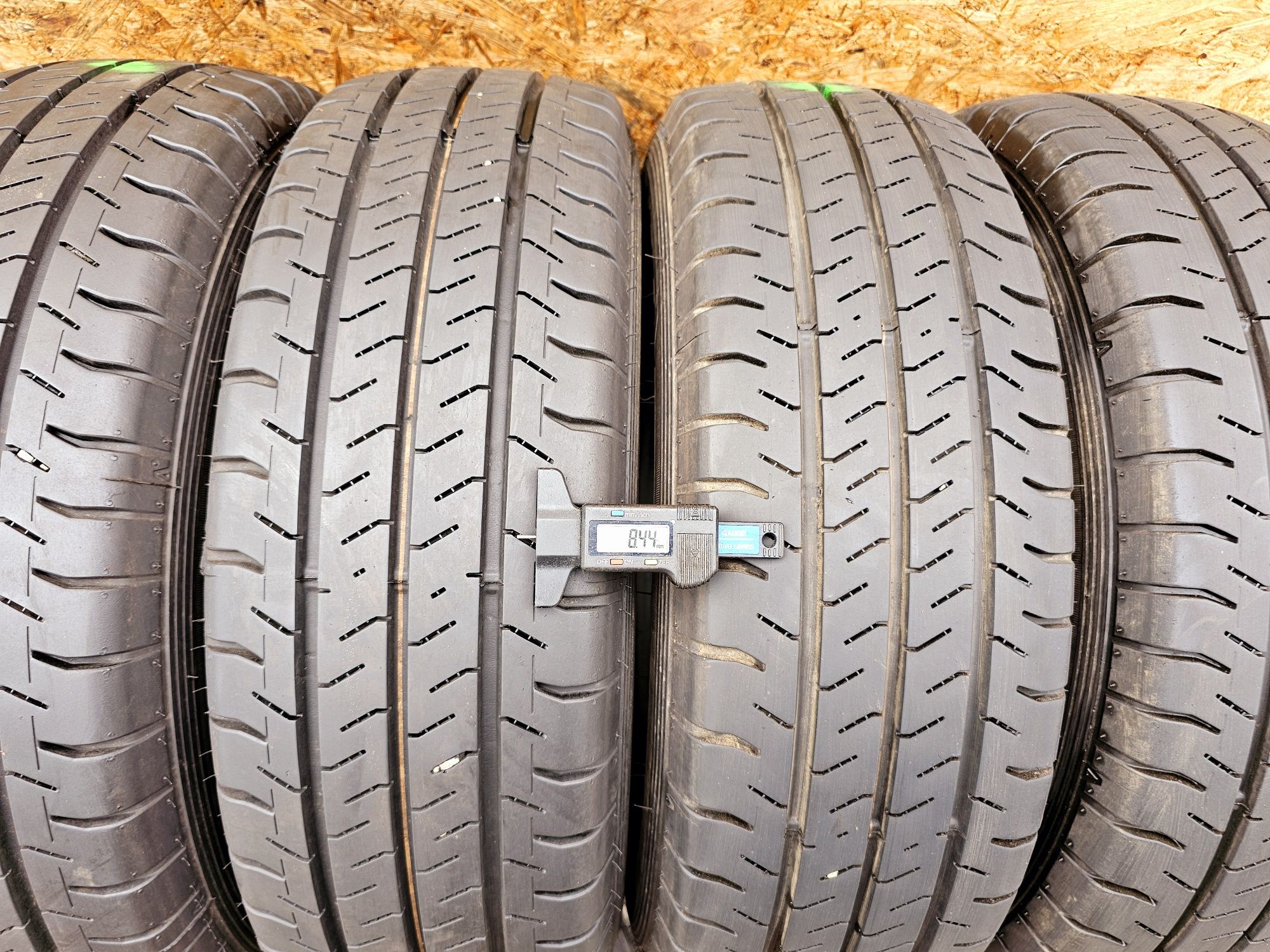 Idealne!!  8,5mm. 215/70 r15C Falken Linam. VAN01.  22/23