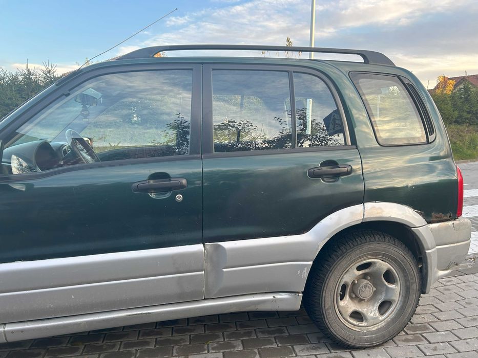 samochód Suzuki Grand Vitara