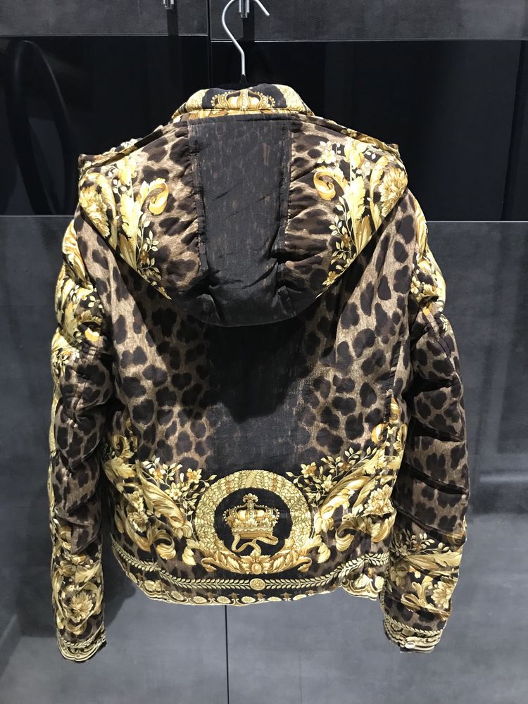 Куртка Versace очень красивая