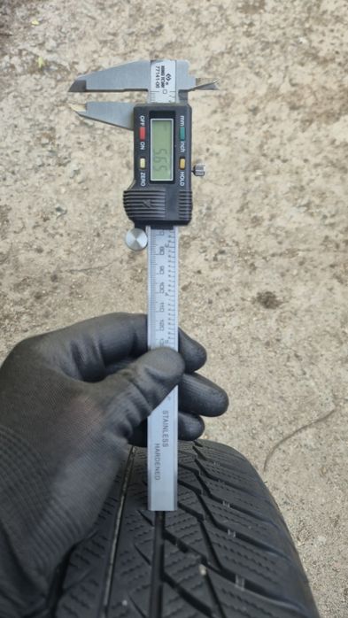 Продам зимову гуму 205/55/16