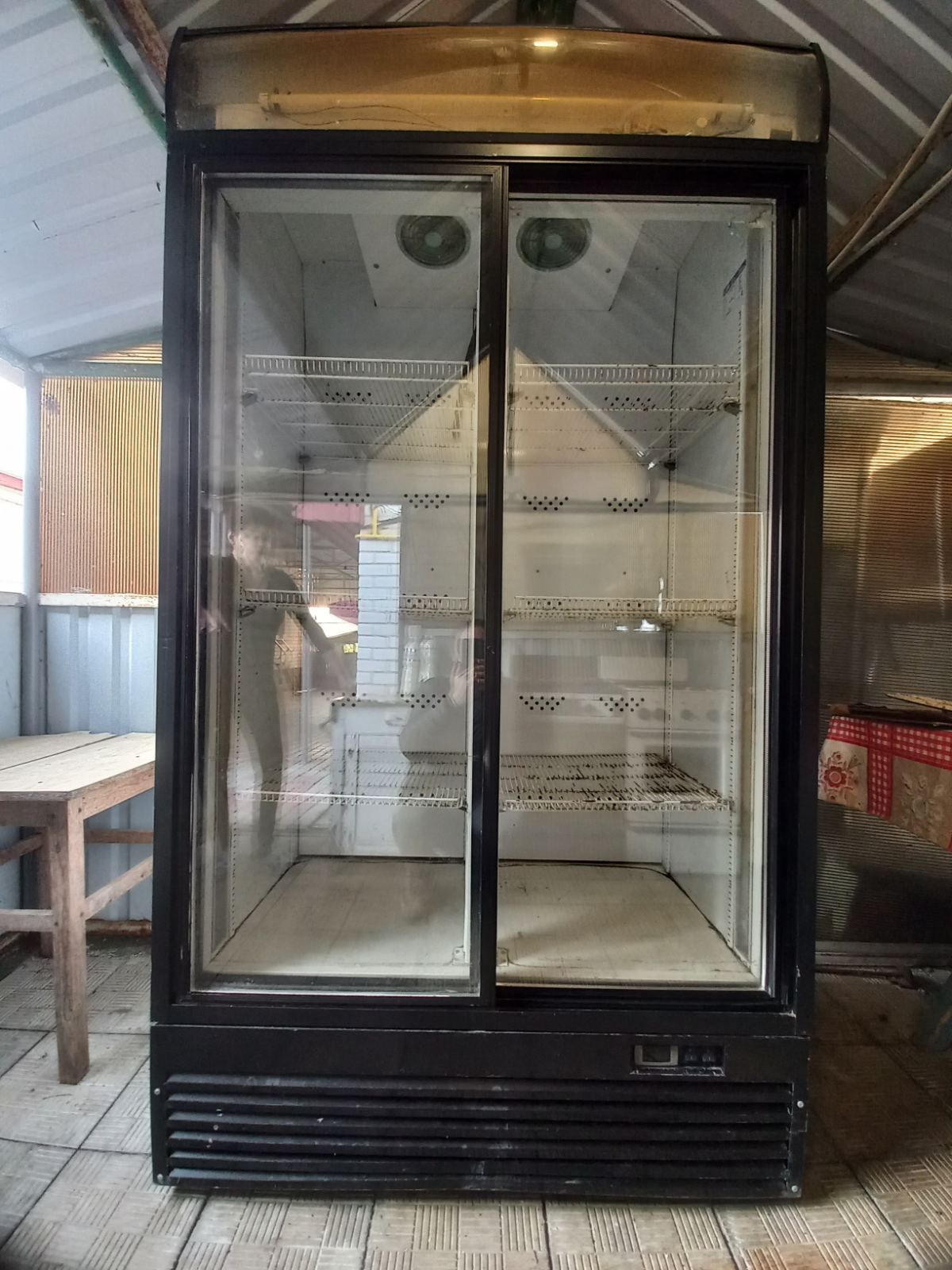 Холодильная витрина двухкамерная