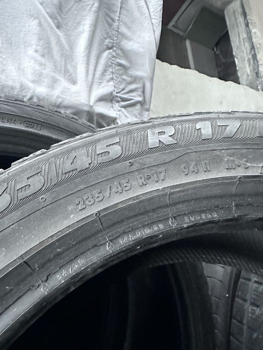 235/45/r17 зимова шина