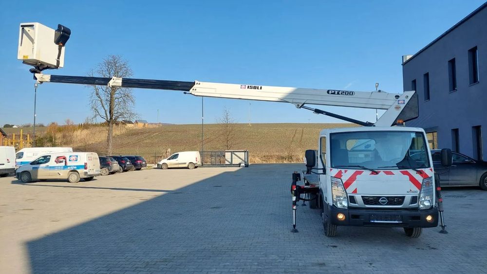 Nissan NT400 CABSTAR  używany podnośnik koszowy ISOLI PT 200 - HMF