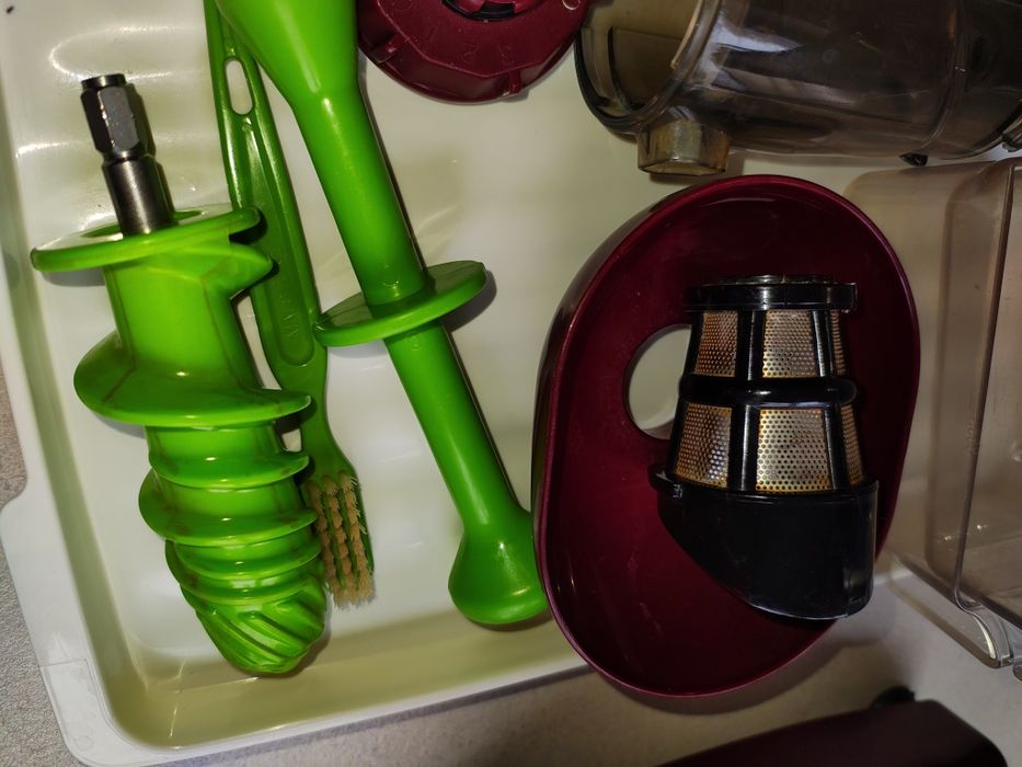 Wyciskarka wolnoobrotowa do soków