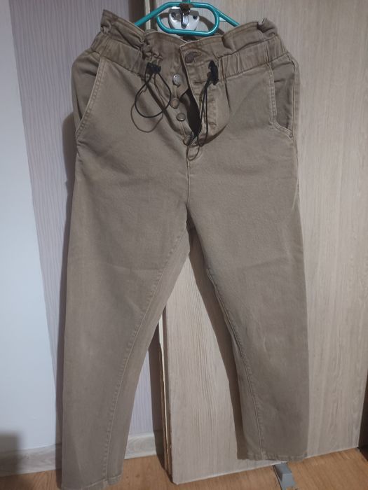 Spodnie jeans cappuccino wysoki stan