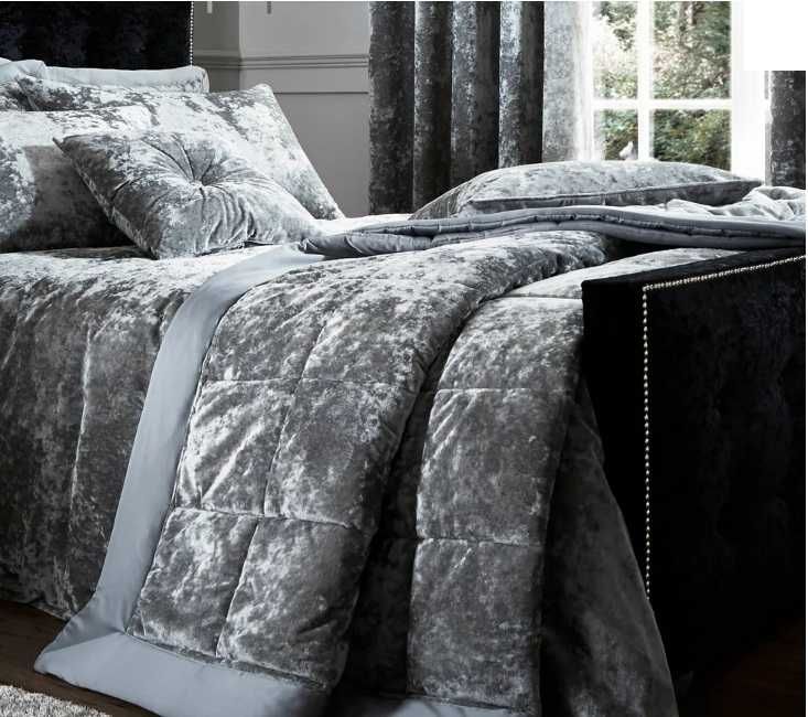 Narzuta na łóżko Crushed Pikowana, aksamitna, szara, 220x220 cm