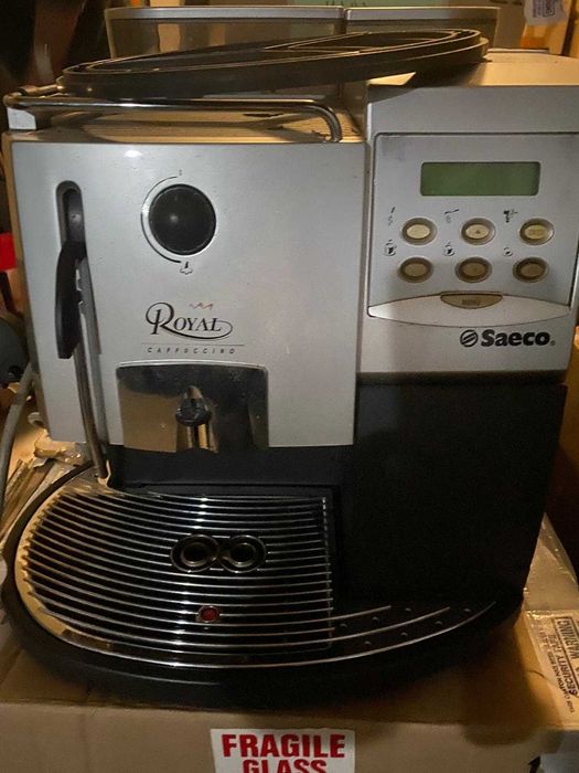 SAECO Royal Cappuccino para peças.