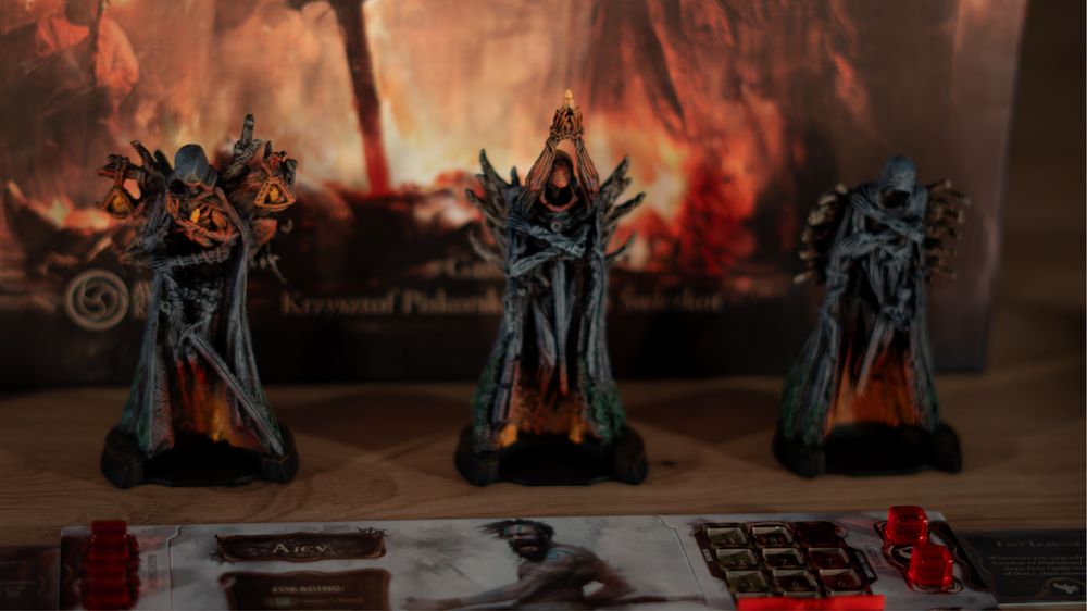 Tainted Grail com Miniaturas Pintadas e Sleeves