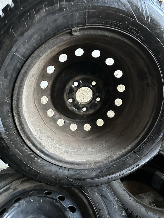 205/65/16 Laufenn з дисками 5*114.3