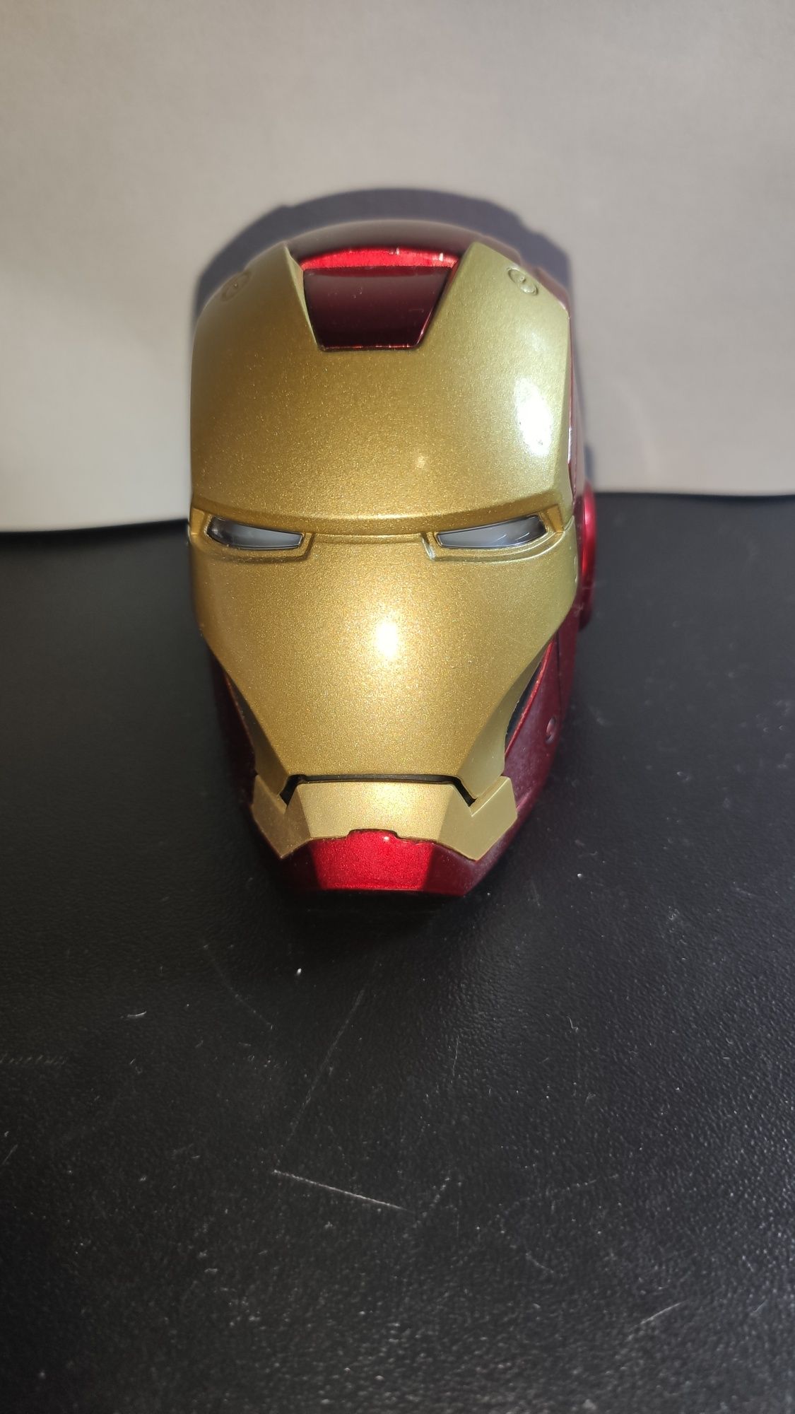 Cabeça do Iron Man da marvel da luz