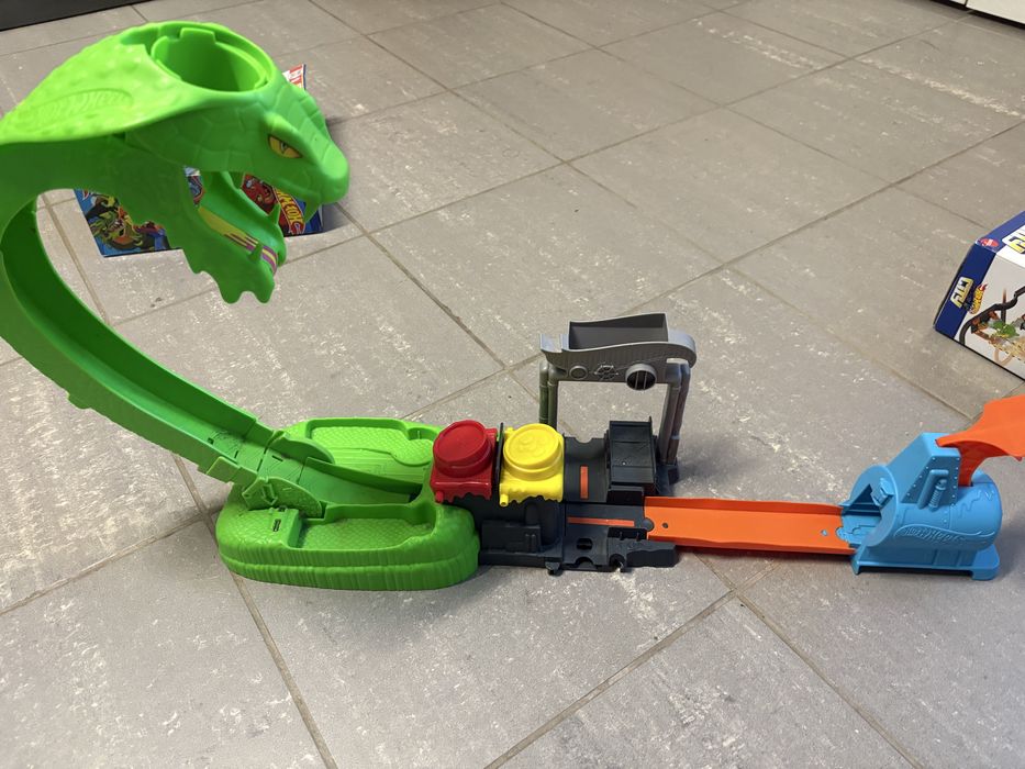 Varias pistas hot wheels