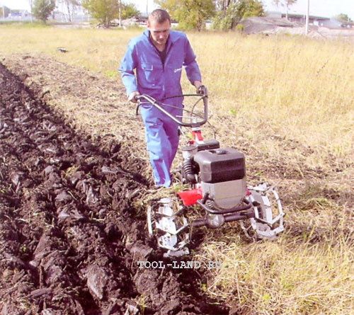 Вспашка земли мотоблоком любой сложности