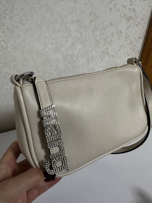 Кремова маленька сумка на плече