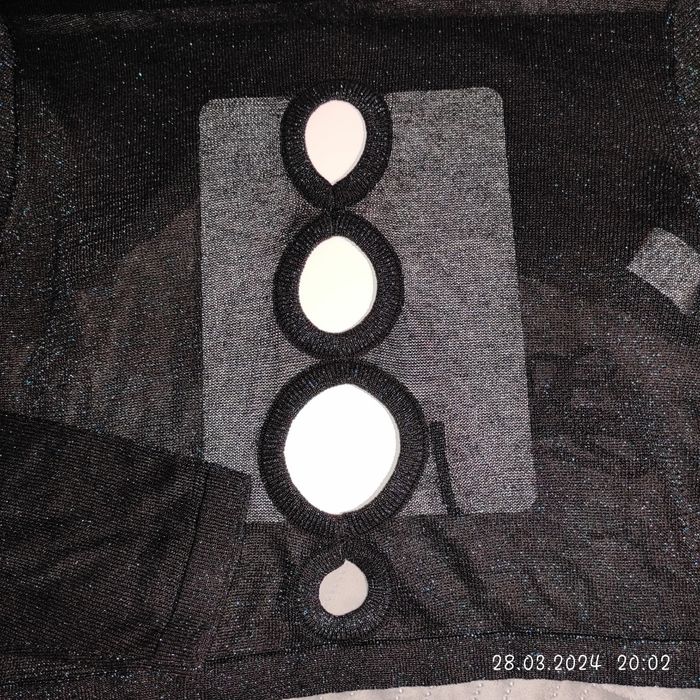 Крута кофта від  pretty little thing , plt