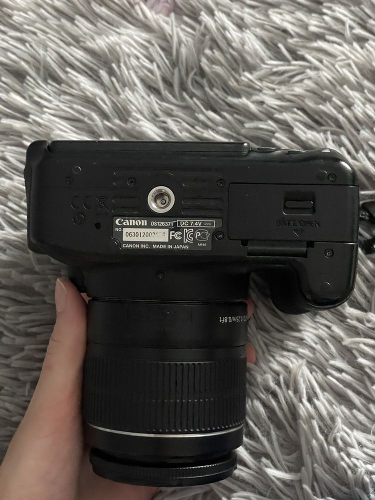 Фотоапарат Canon EOD 650D