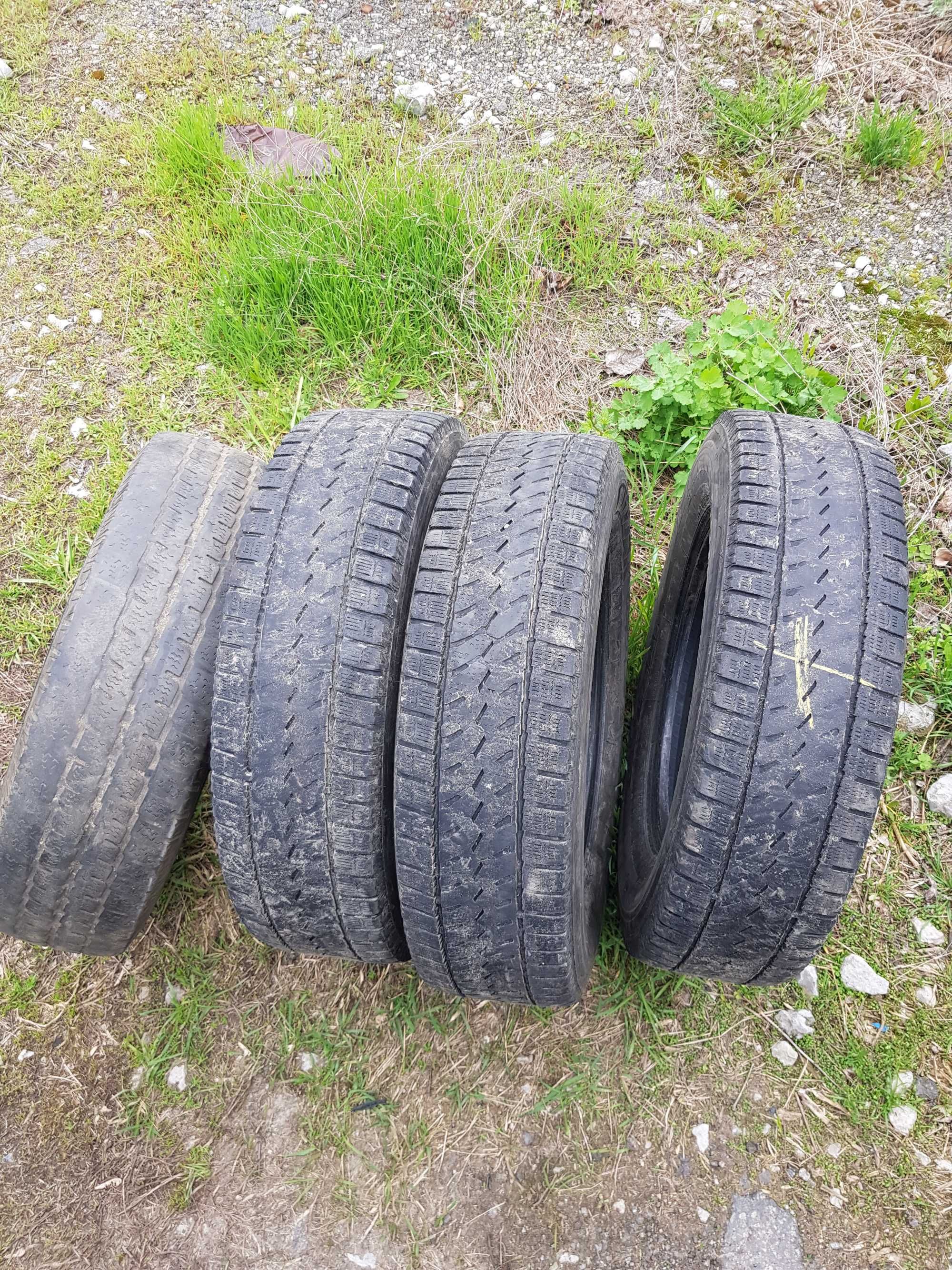 Продам колеса Bridgestone 205/75/16C