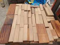 Odpady poprodukcyjne z tarcicy Iroko