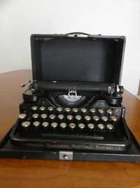 Maszyna do pisania walizkowa  firmy Underwood