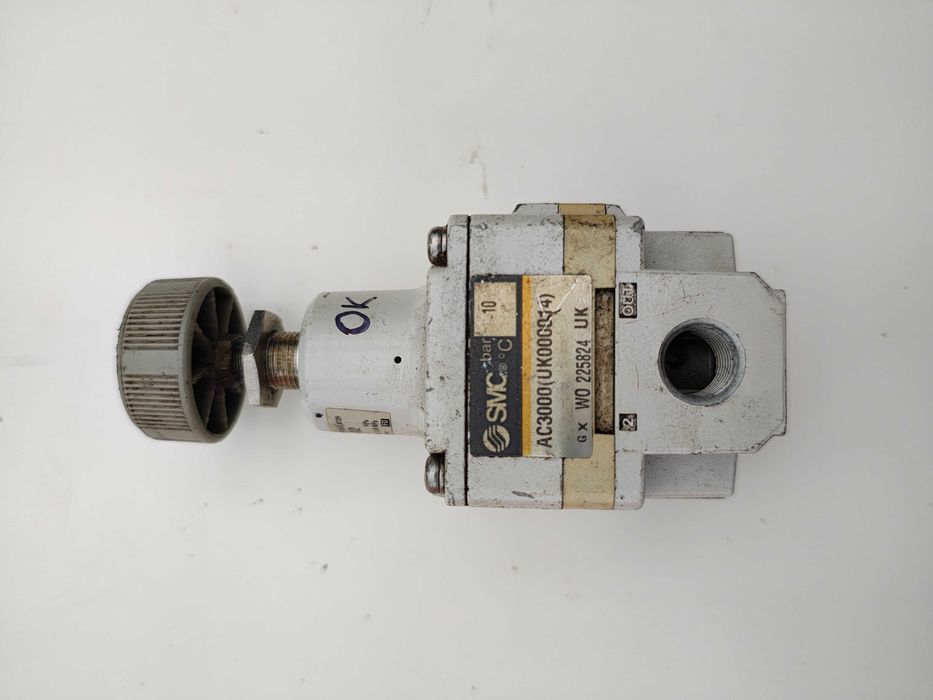 Reduktor regulator sprężonego powietrza pneumatyczny 1/4" dławik SMC