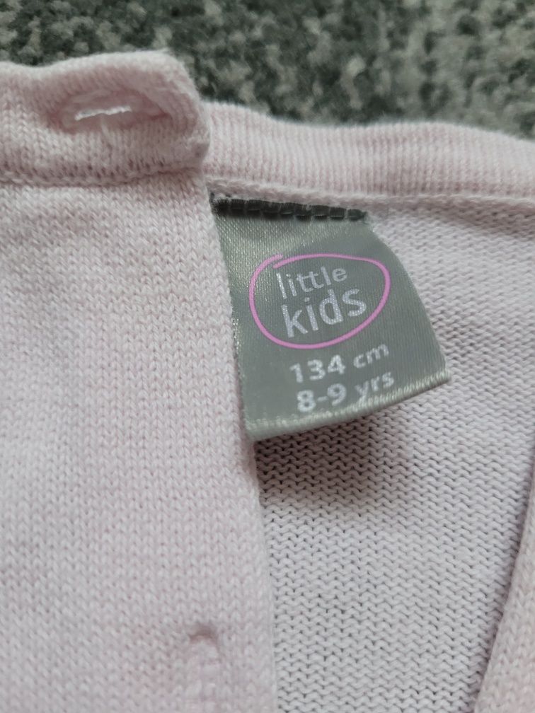 Różowy sweterek dla dziewczynki z sercami cekiny 134