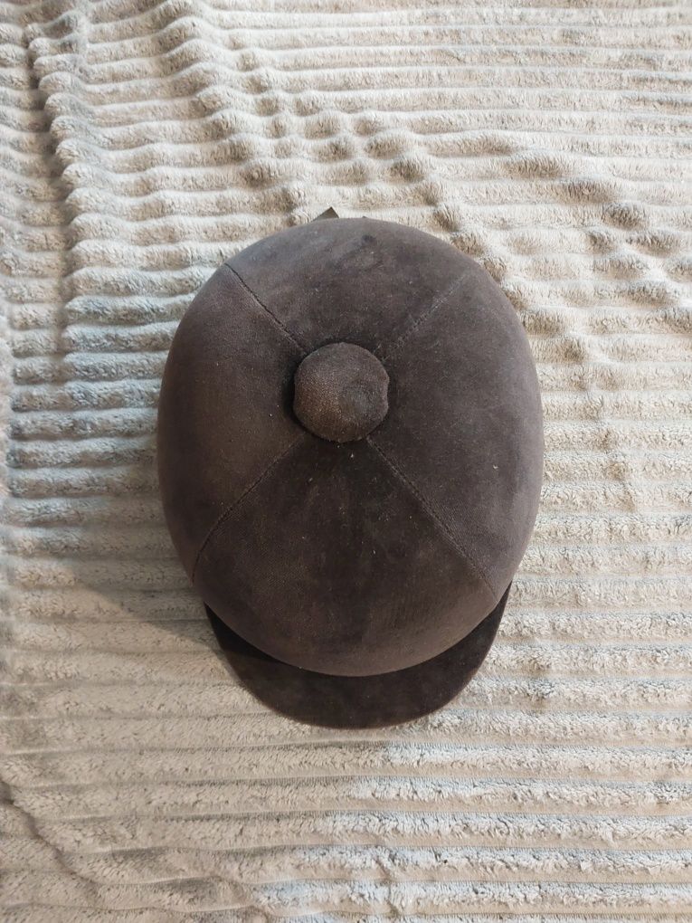 kask jeździecki firmy Fouganza