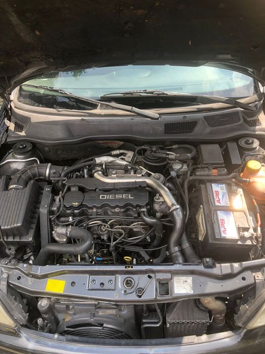 Carro motor batido
