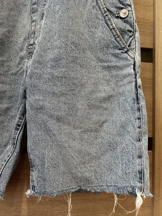 Джинсовий комбінезон Bershka