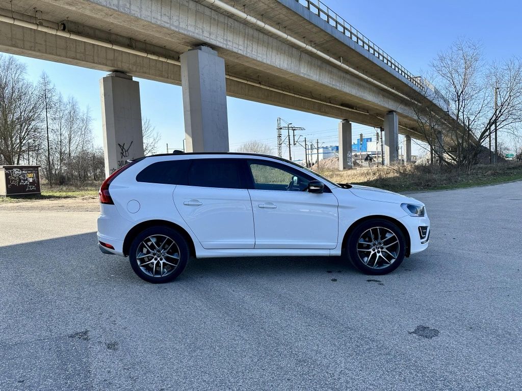 VOLVO XC60 2017 r  R design