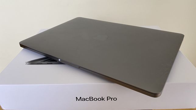 Ноутбук Apple MacBook Pro13,2017.