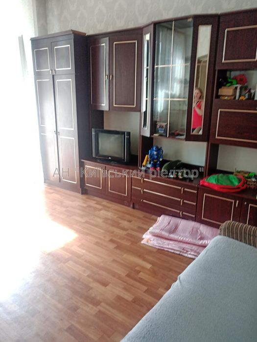 Продаж недорого 4 к. квартири в затишному ДВРЗ!