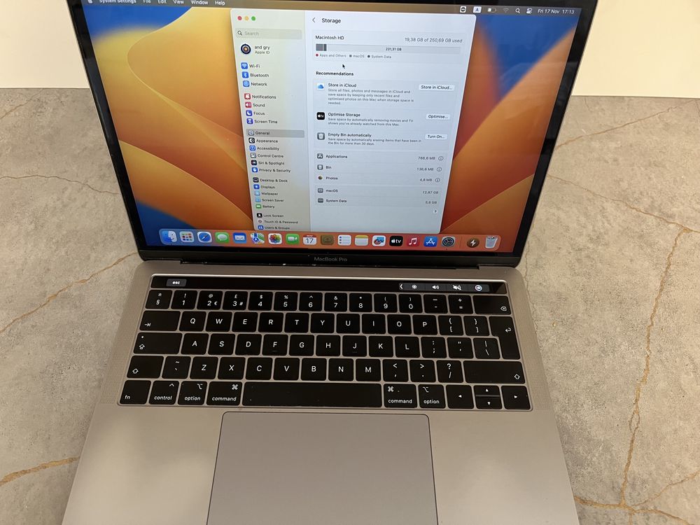 Apple macbook pro 13