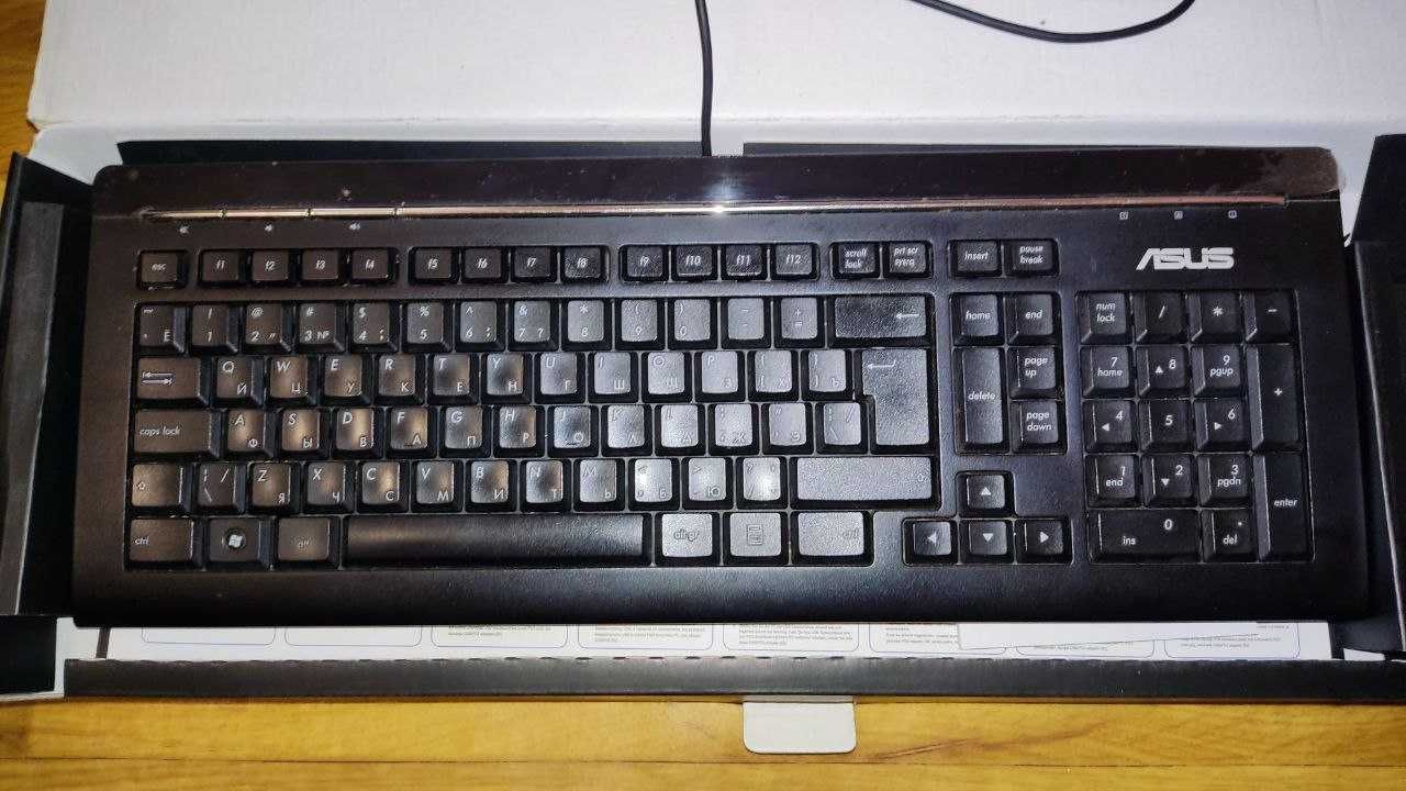 Клавіатура з комплекту ASUS U3500