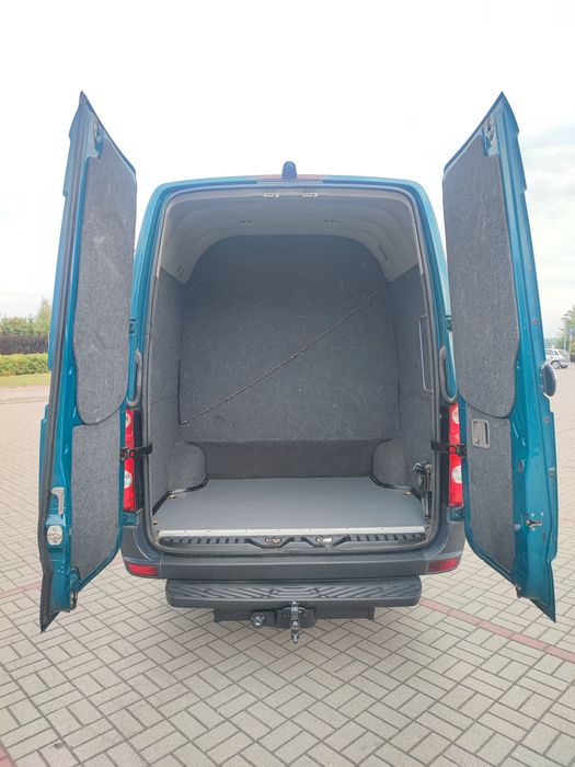 Wynajem busa VW Crafter 9-osobowy | Wyjazdy | Transport | Wakacje