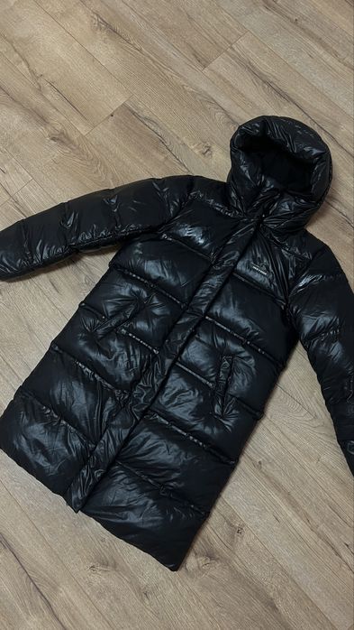 Пуховик жіночий від бренду insydde