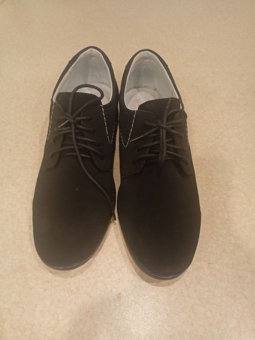 Buty eleganckie rozm 34