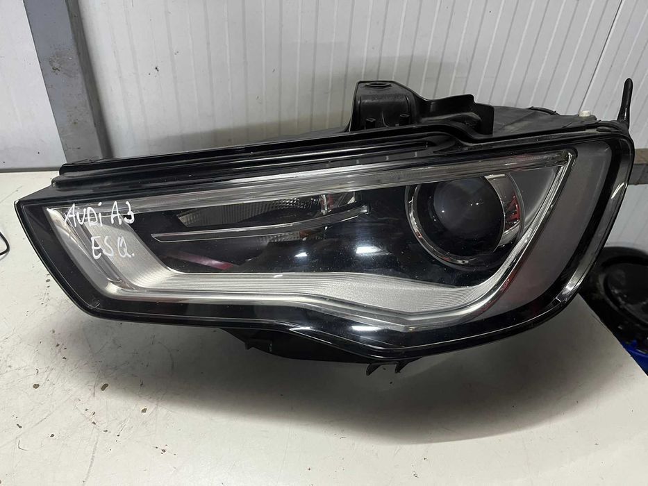 Farol LED Esquerdo Audi A3 8V