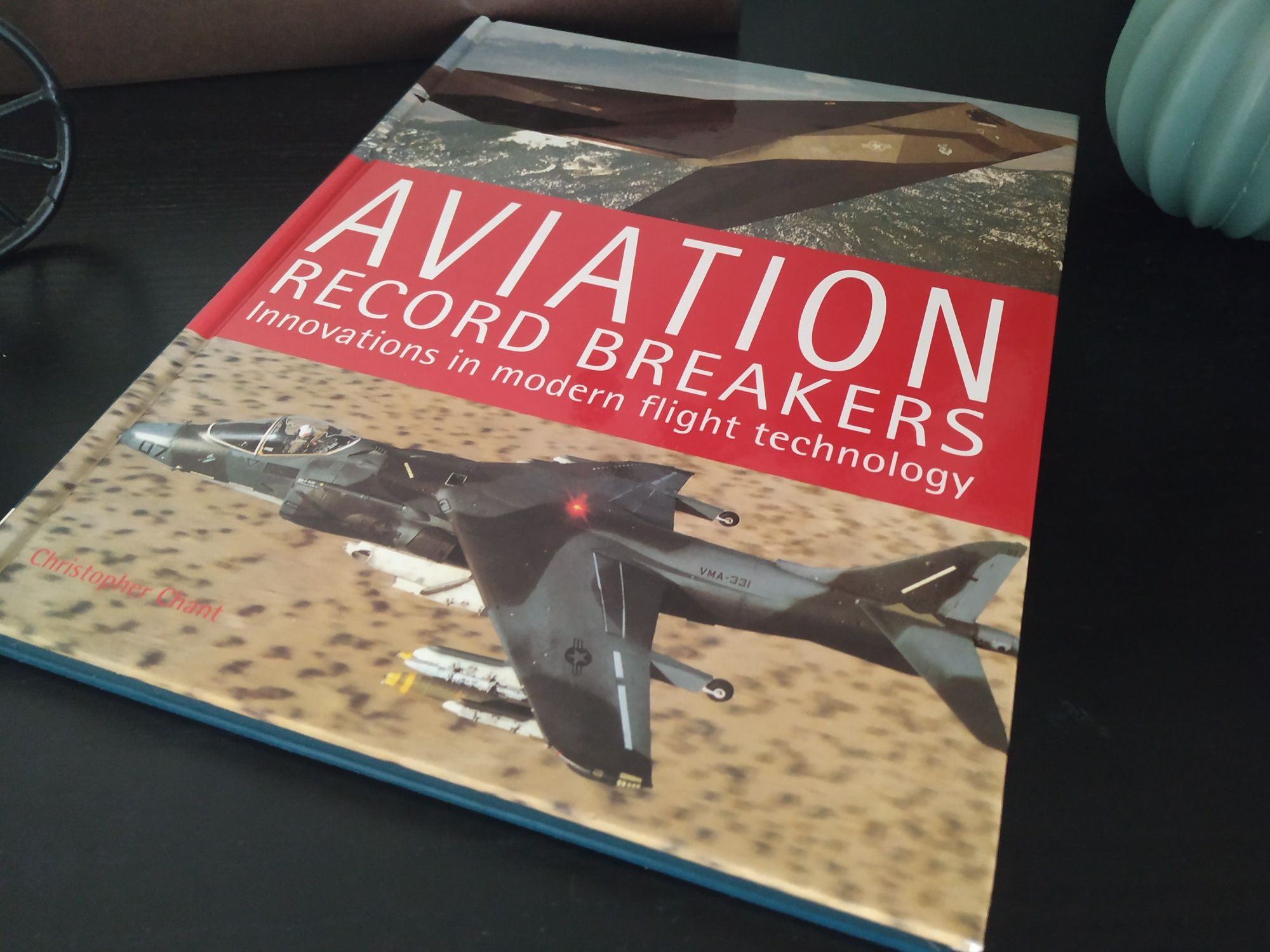 Livro aviação militar "Aviation Record Breakers"